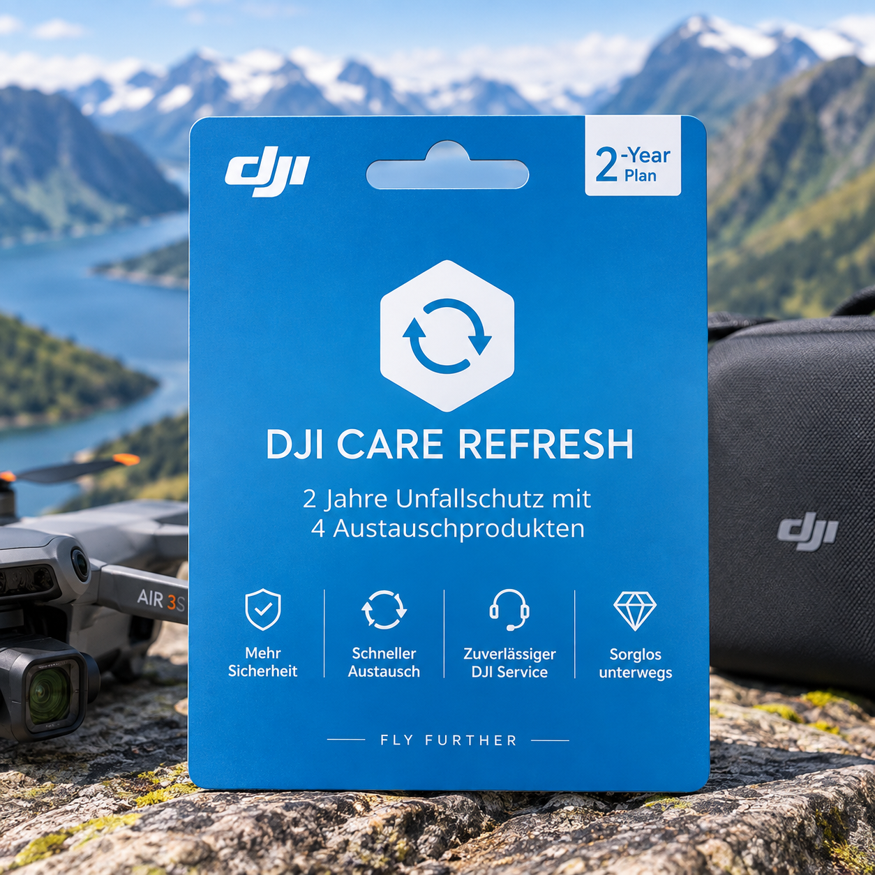 DJI Care Refresh Karte vor einer Norwegen-Landschaft mit DJI Air 3S und DJI-Tasche